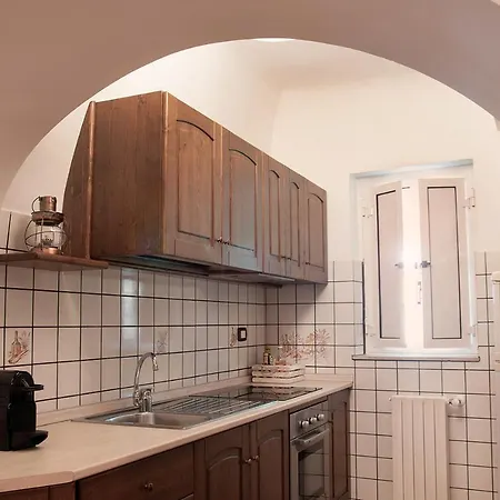 Trullo Mimmo 度假居 洛科罗通多